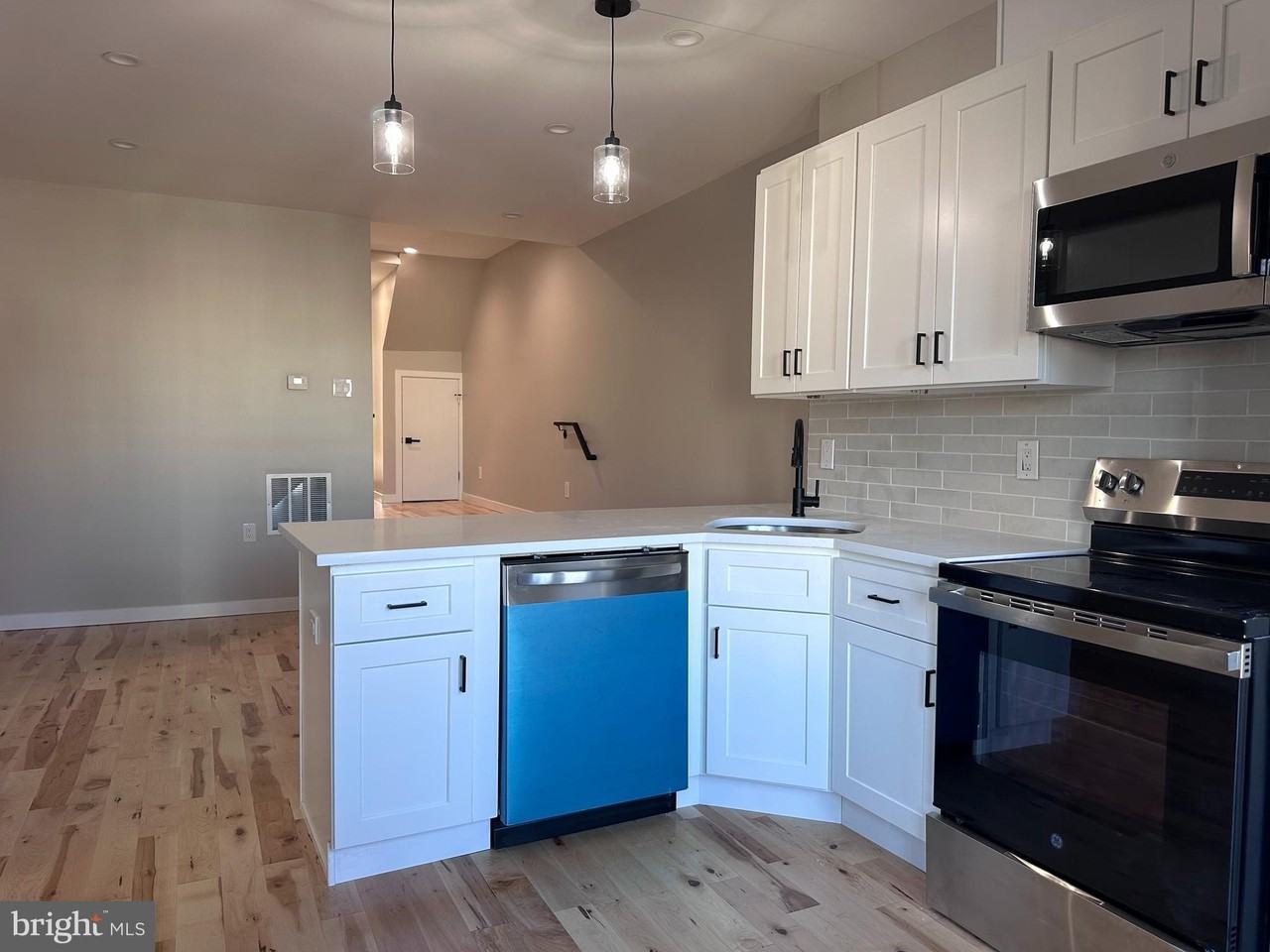 2821 W Girard Ave Unit A - Photo 2 of 21