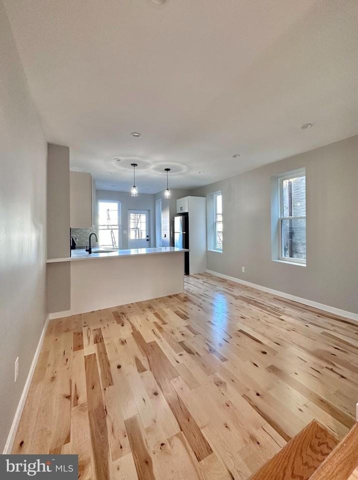 2821 W Girard Ave Unit A - Photo 3 of 21