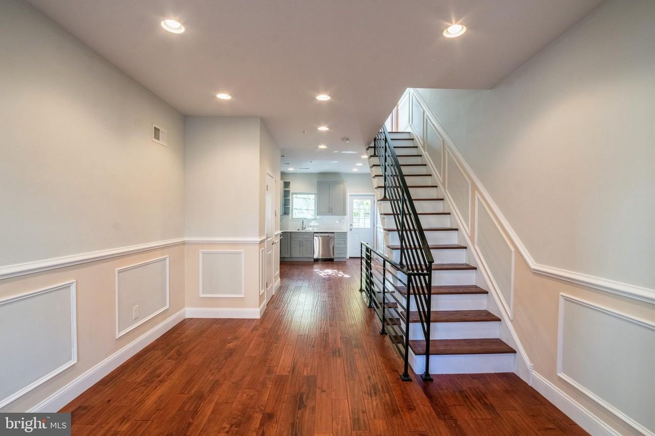 2340 Greenwich St - Photo 2 of 28