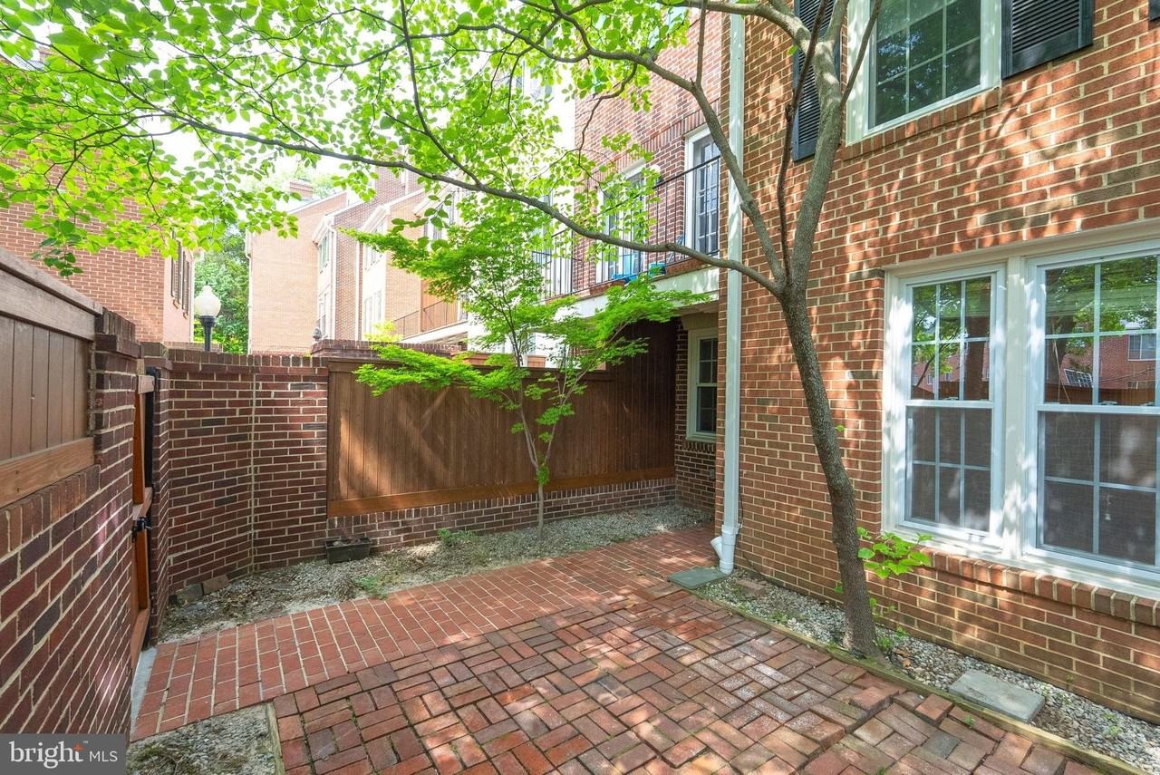 1956 N Cleveland St Unit 1 - Photo 3 of 29