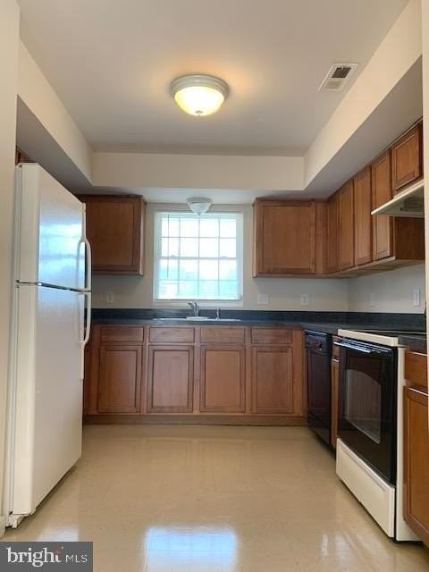 1011 Myrick St - Photo 4 of 14