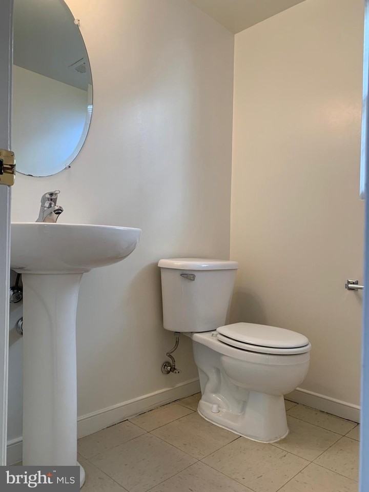 1011 Myrick St - Photo 5 of 14