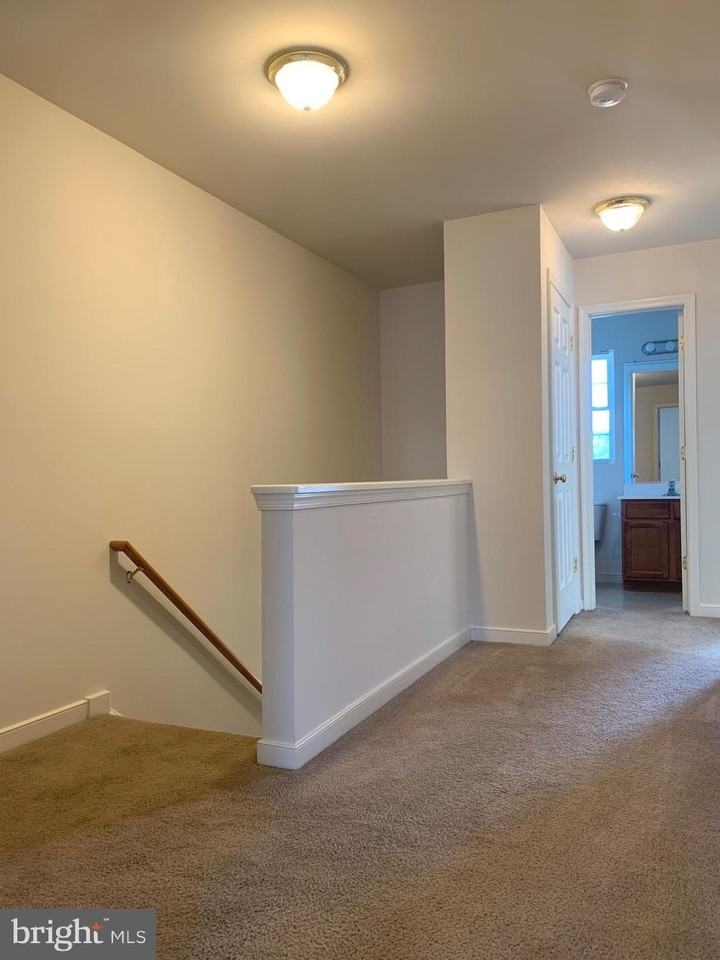 1011 Myrick St - Photo 6 of 14