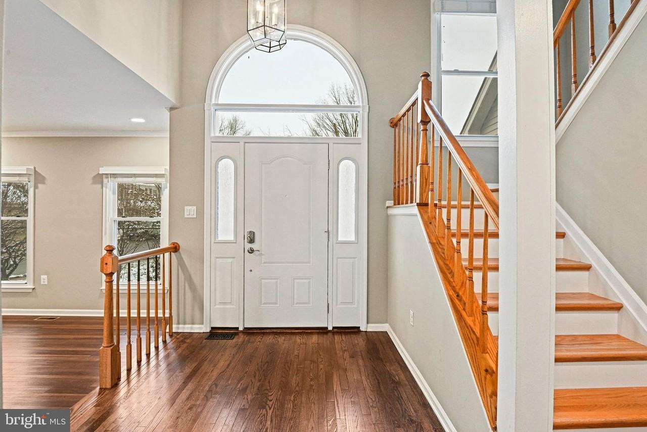 13200 Caroline Ct - Photo 3 of 50