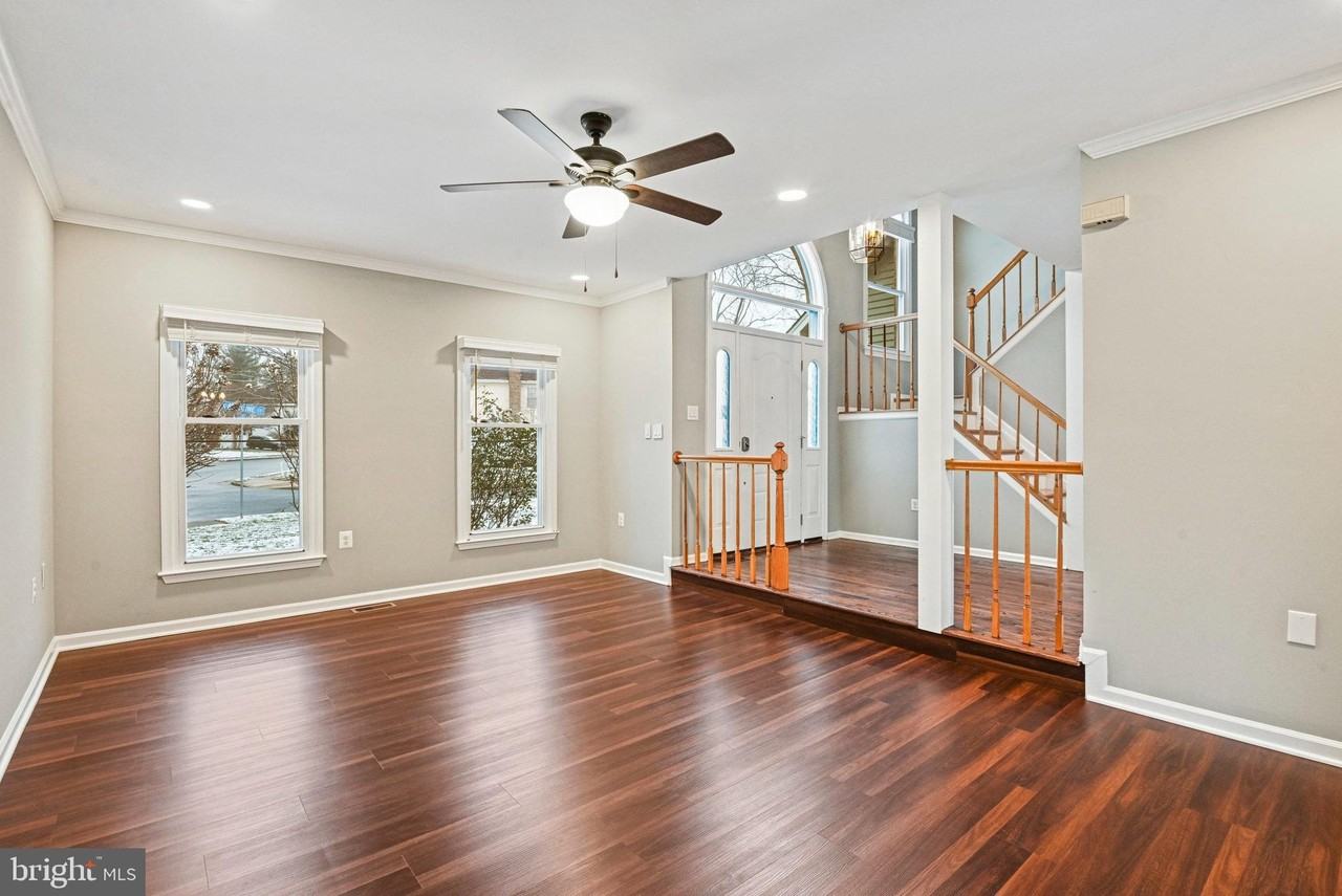 13200 Caroline Ct - Photo 4 of 50