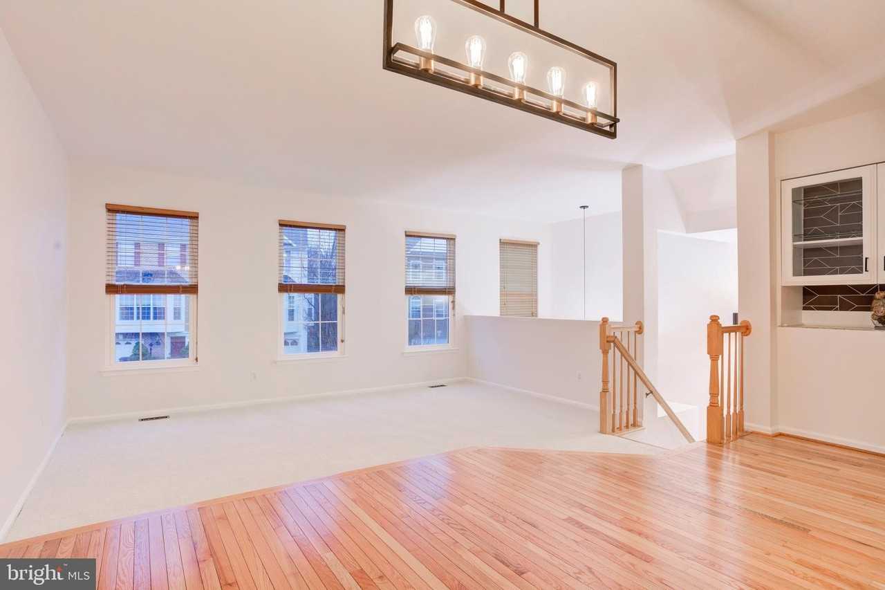 5168 Ballycastle Cir - Photo 3 of 33