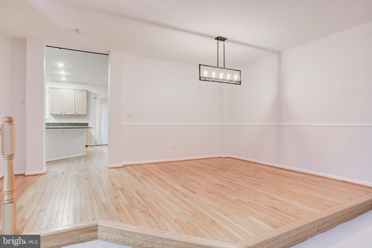 5168 Ballycastle Cir - Photo 7 of 33