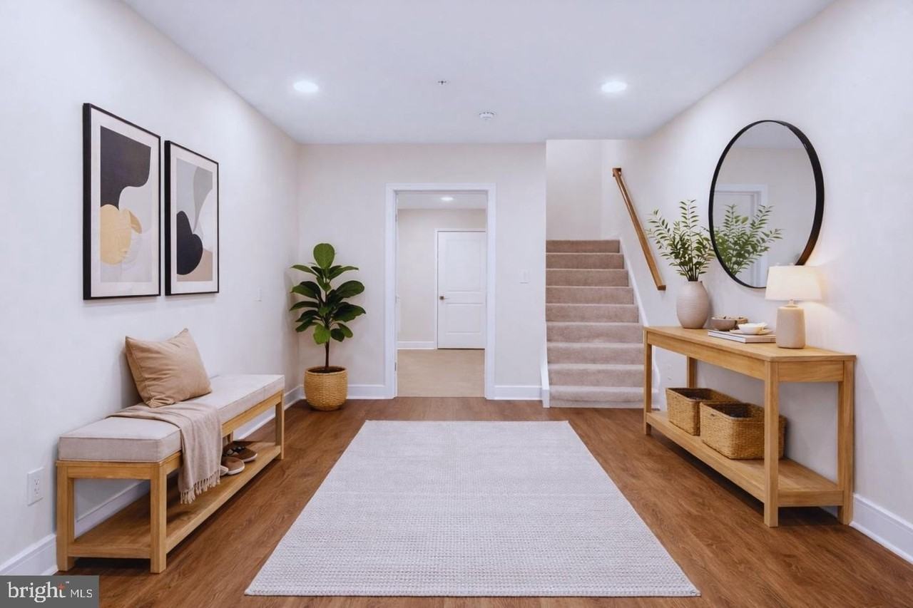 21805 Croxley Ter - Photo 3 of 21