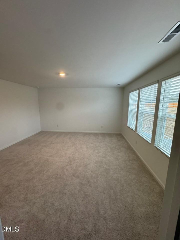 214 S Finley Landing Pkwy - Photo 3 of 33