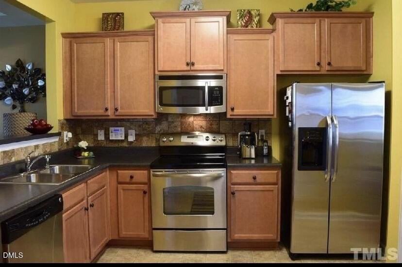 2507 Benevolence Dr - Photo 2 of 6