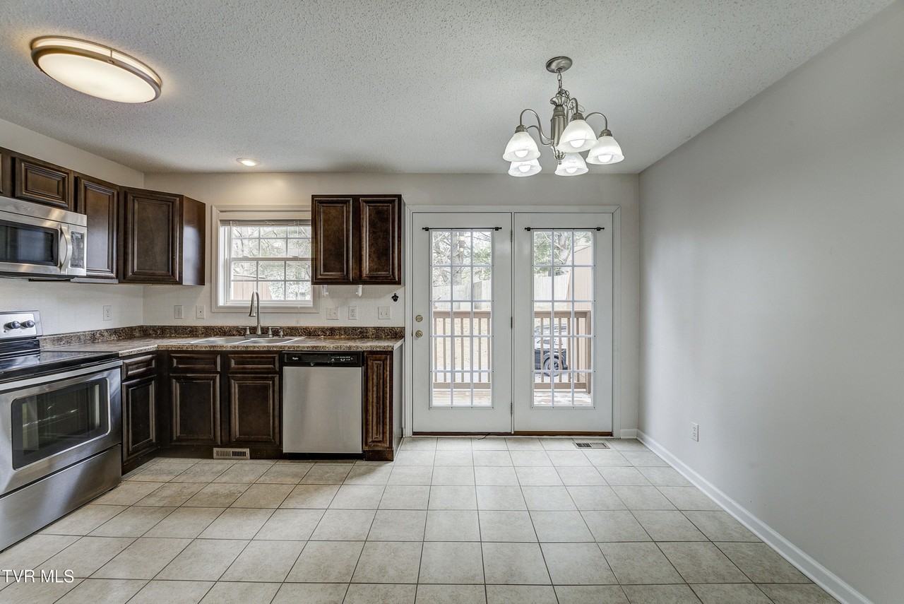 119 Amanda Ln Apt 6 - Photo 5 of 35