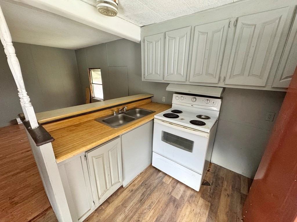 102 Gilligan Ct - Photo 2 of 6