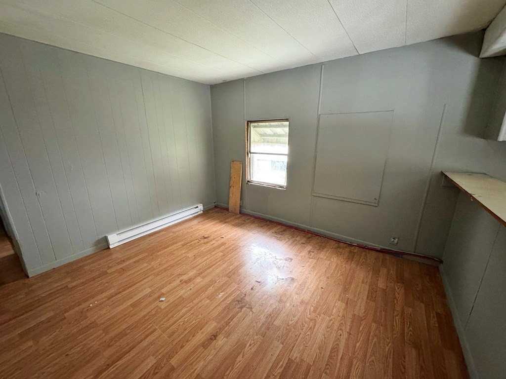 102 Gilligan Ct - Photo 3 of 6