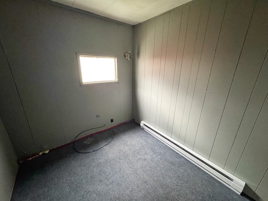 102 Gilligan Ct - Photo 4 of 6