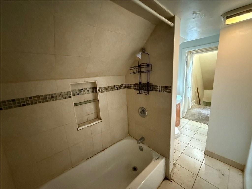 306 Laredo St - Photo 7 of 9