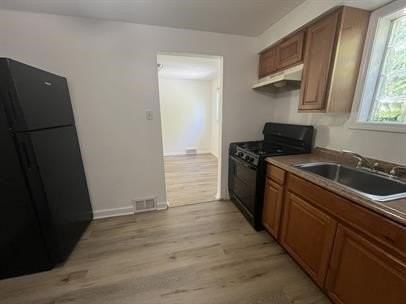 185 Howard St - Photo 5 of 6