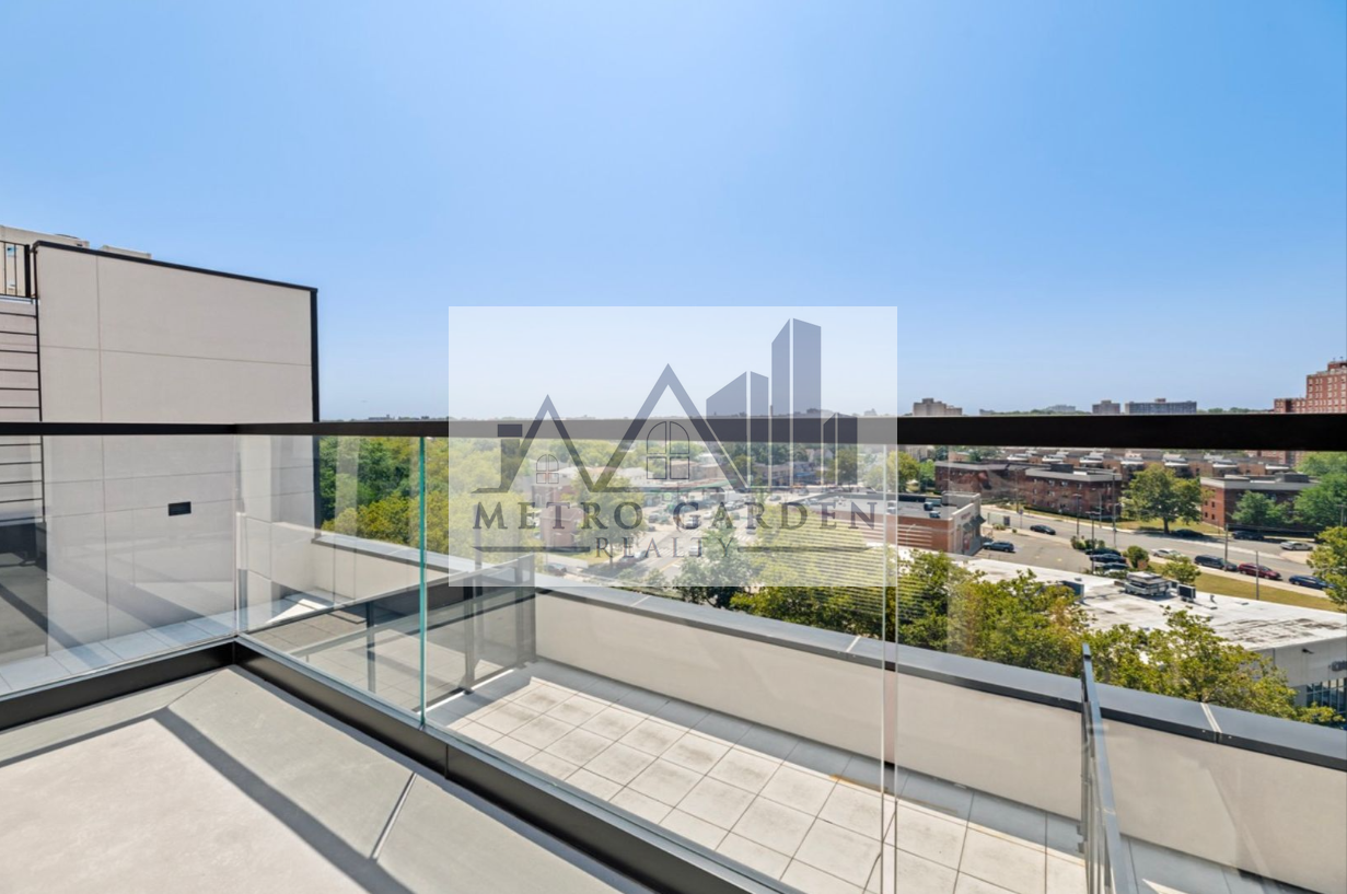 71-82 Parsons Boulevard #803 - Photo 5 of 12