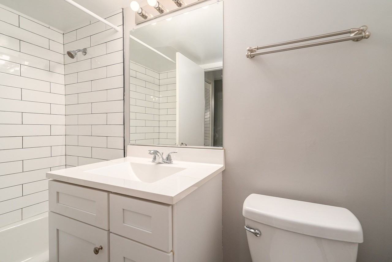 315-329 Kimbell Apartments - Photo 6 of 39