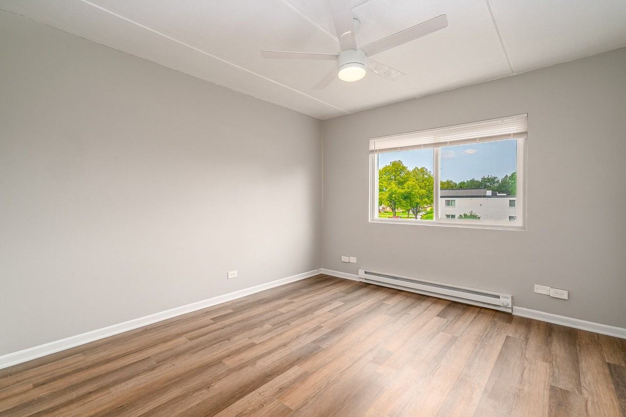 315-329 Kimbell Apartments - Photo 7 of 39