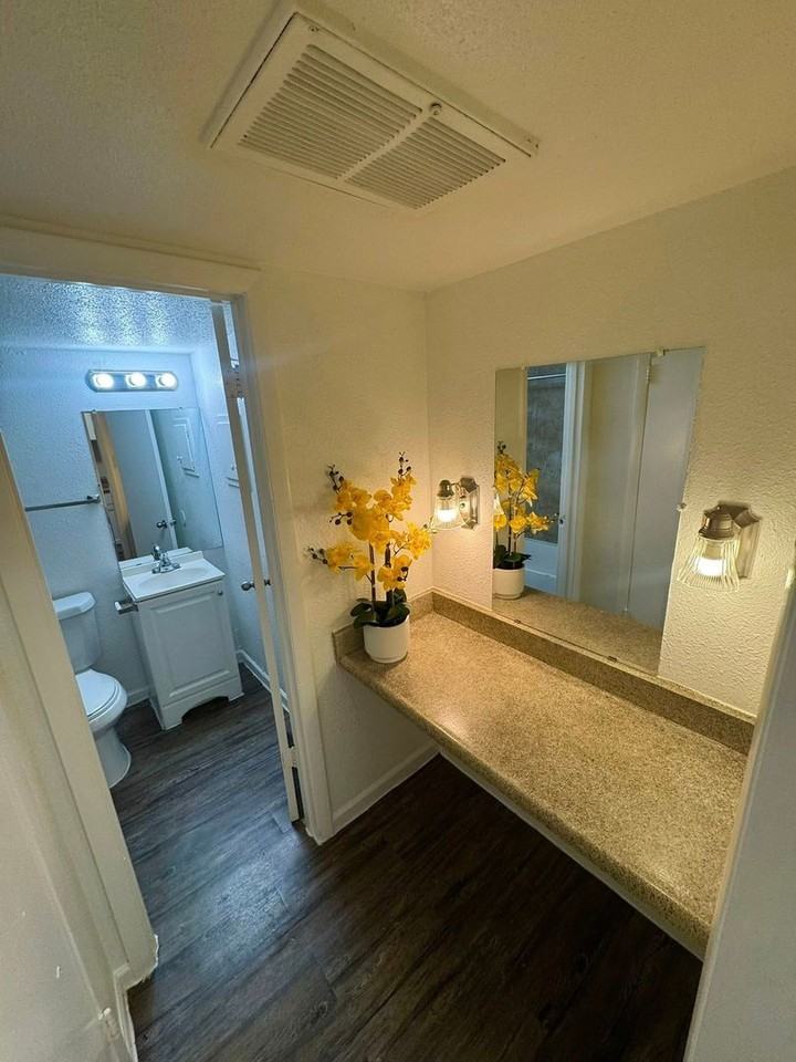 Spanish Puerto Apartments - Photo 3 of 18