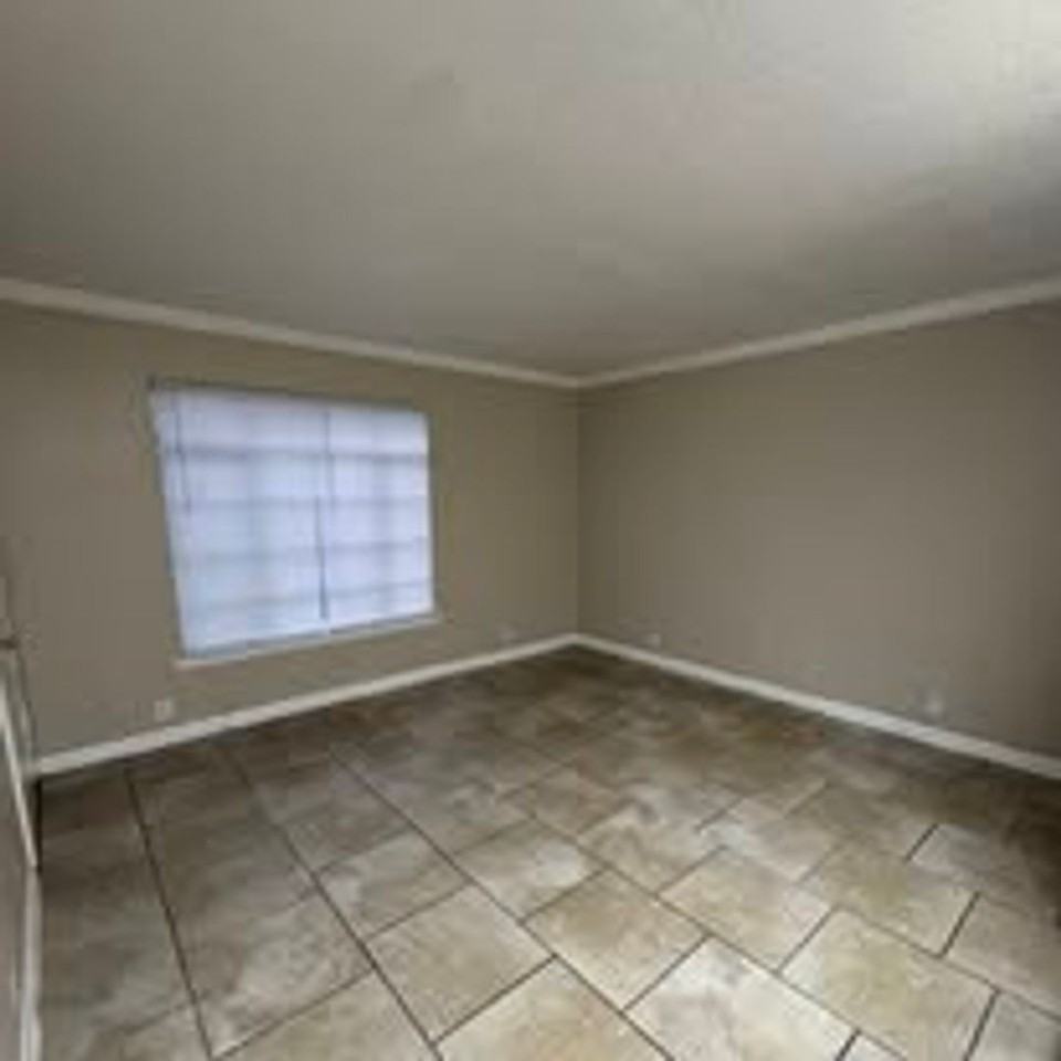 Spanish Puerto Apartments - Photo 7 of 18