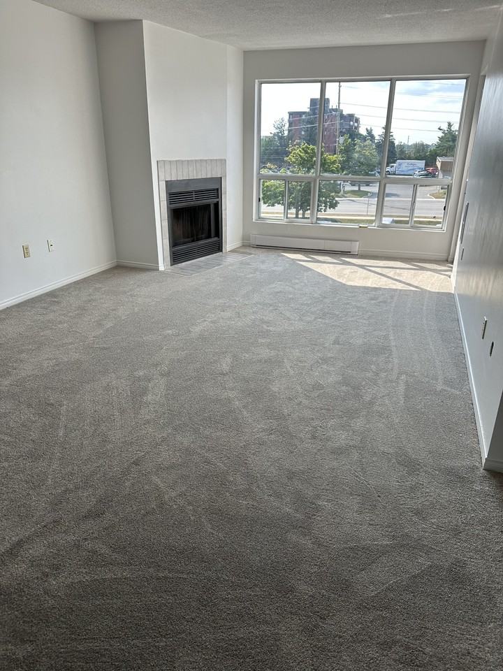 130 Bell Farm Rd., Barrie - Photo 2 of 8