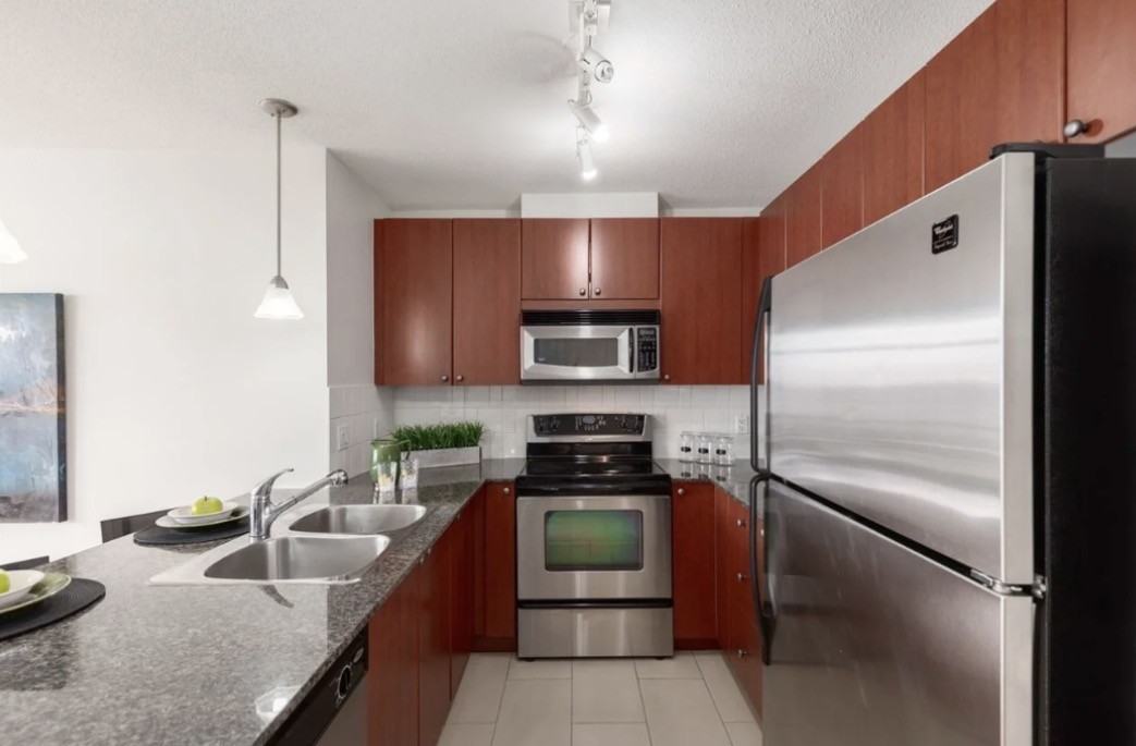 610 Victoria Street #1103 - Photo 3 of 12