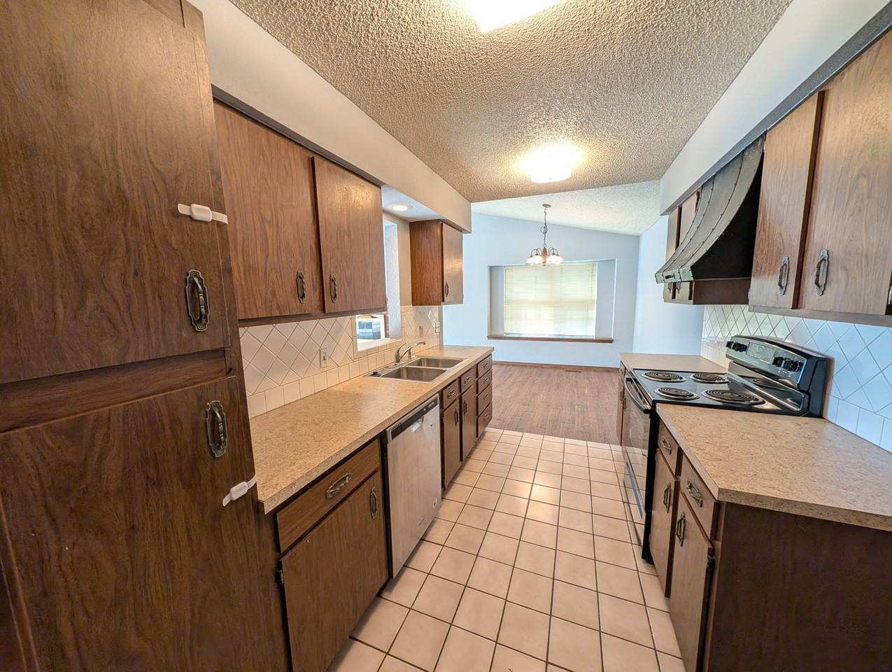 7323 S Canton Ave #7325 - Photo 2 of 11