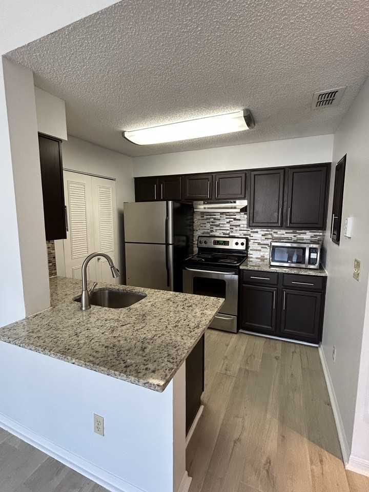 1055 S. Hiawassee Road - 2035Unit 2035 #2035 - Photo 4 of 11