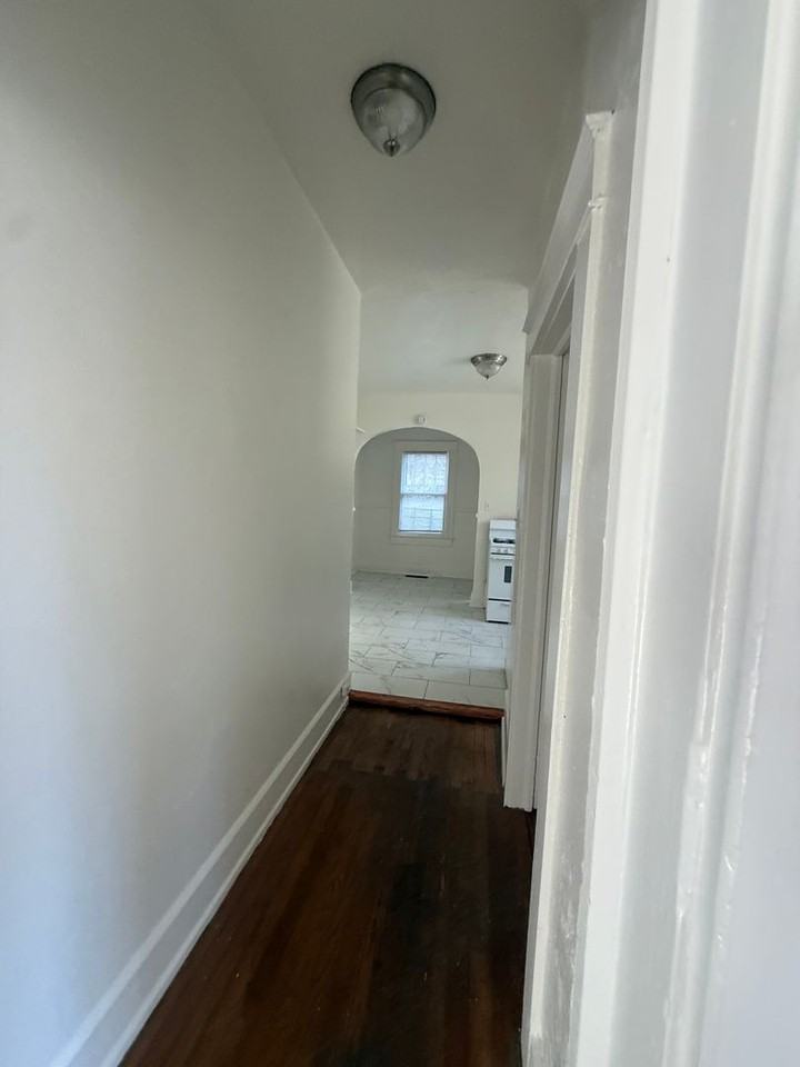 ENGLISH VILLAGE 21ST DUPLEX - Photo 5 of 20