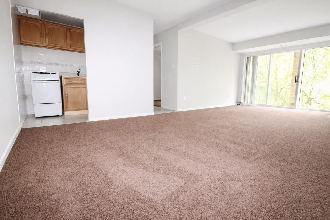 422 EAST WHEELING STREETAPT C-4 #C04 - Photo 2 of 7