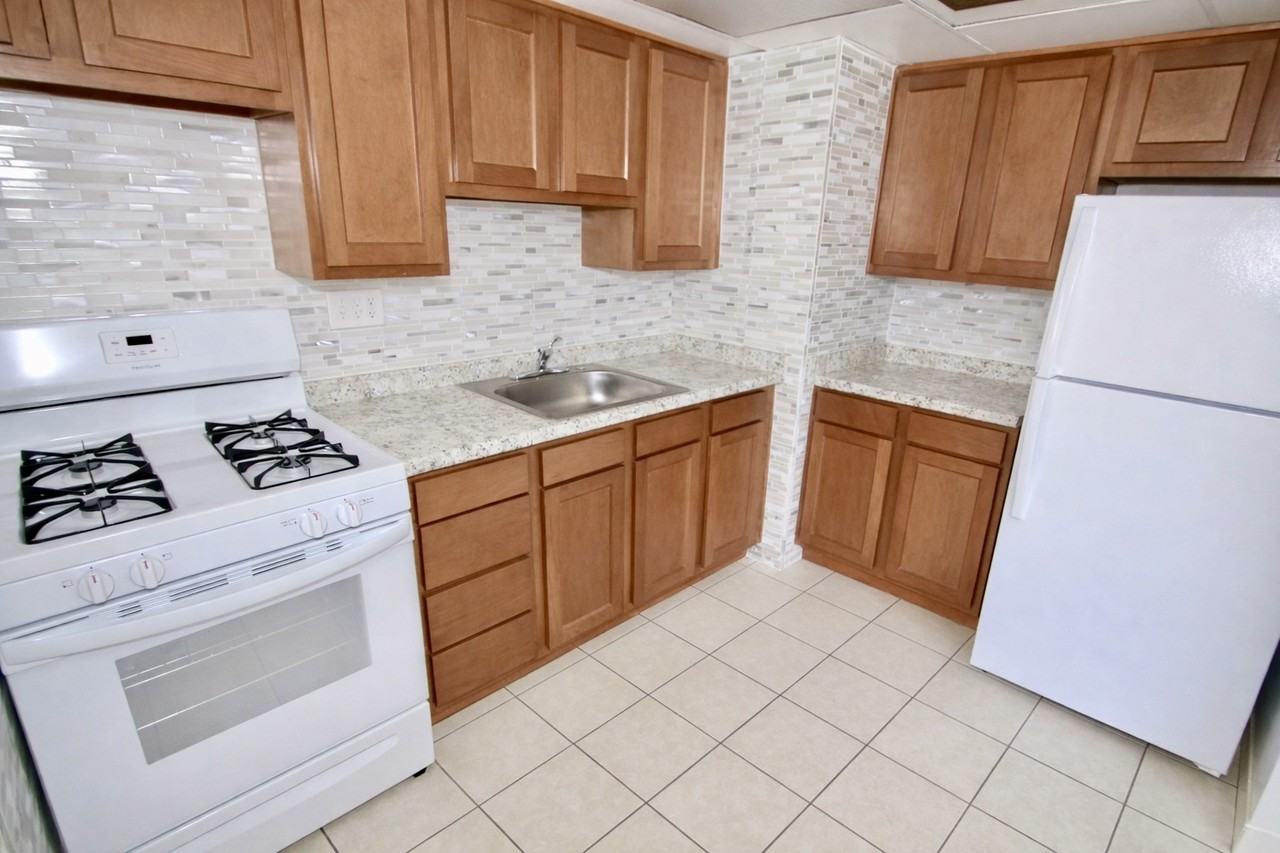 426 EAST WHEELING STREETAPT H-4 #H04 - Photo 5 of 10