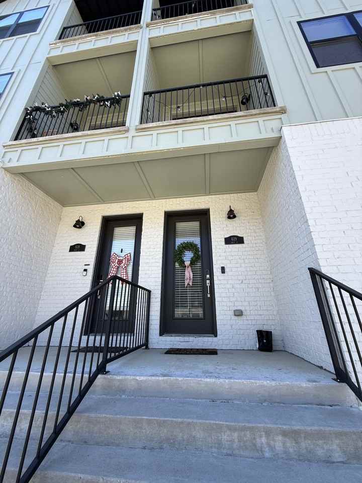 619 N Whitham Ave #1 - Photo 3 of 27