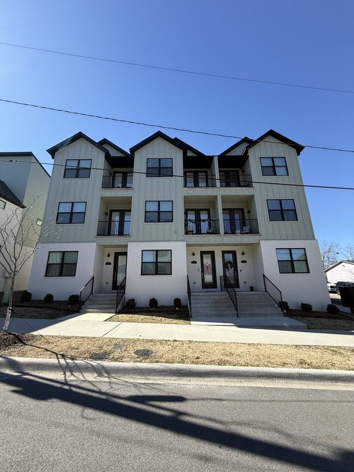 619 N Whitham Ave #1 - Photo 4 of 27