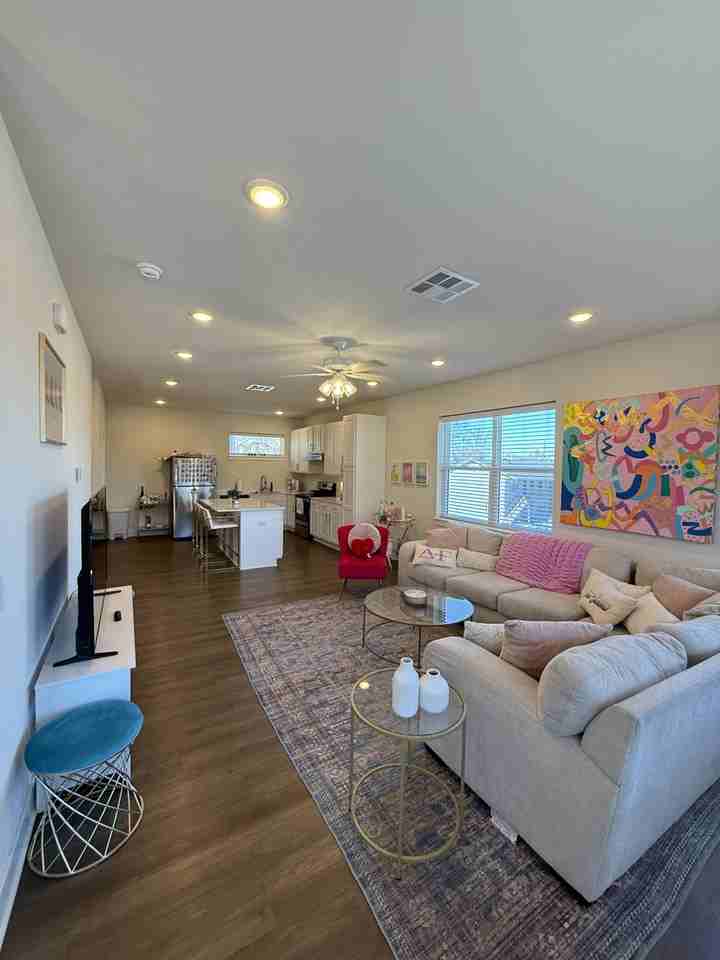 619 N Whitham Ave #1 - Photo 6 of 27