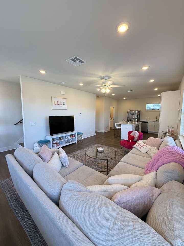 610 N Whitham Ave #3 - Photo 7 of 27