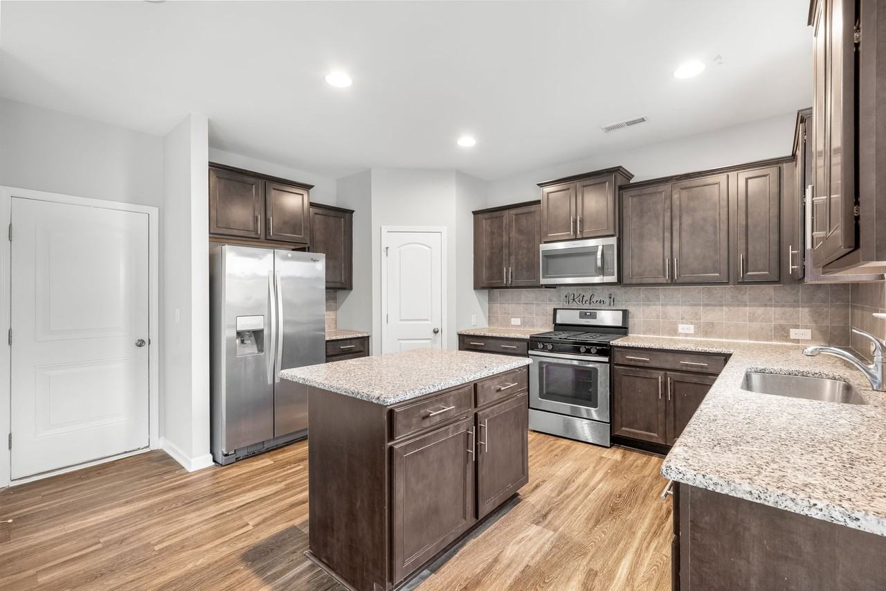 4622 Meshack Ave #1 - Photo 6 of 18