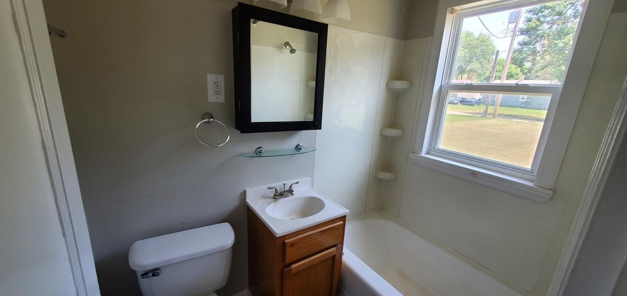 824 S Crestway St #2 - Photo 5 of 5