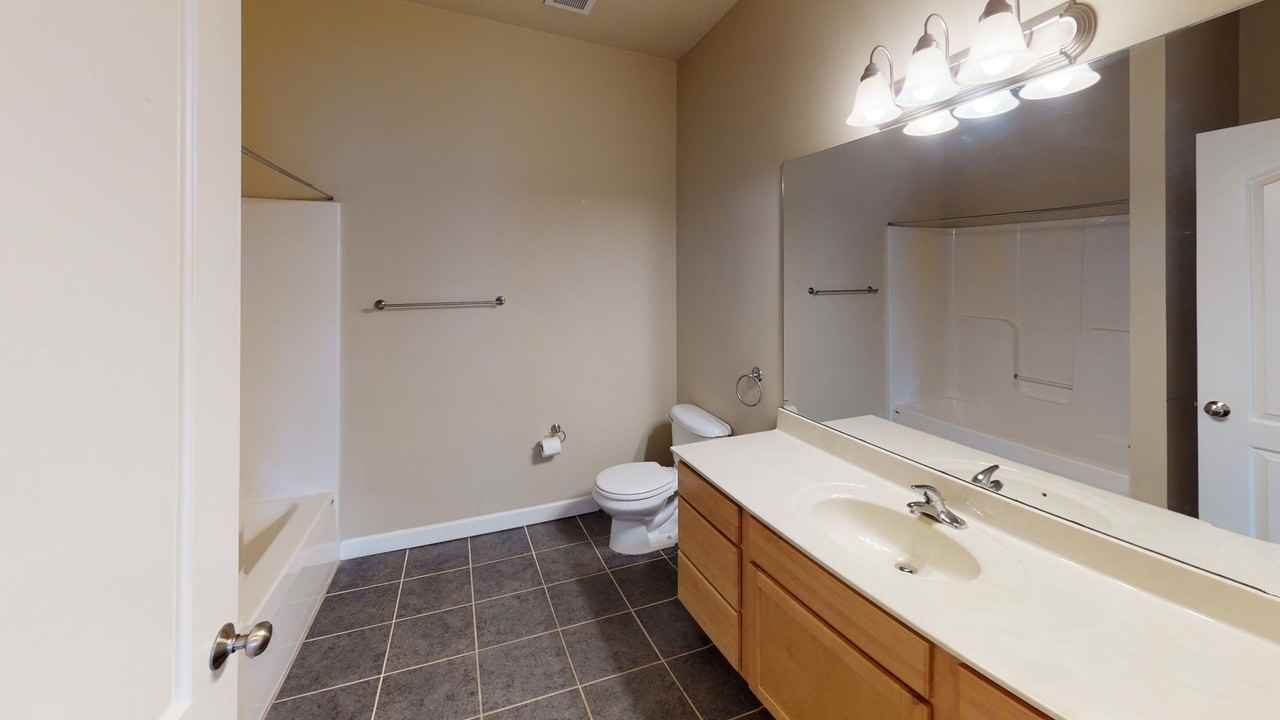 117 Crystal St - Photo 6 of 21