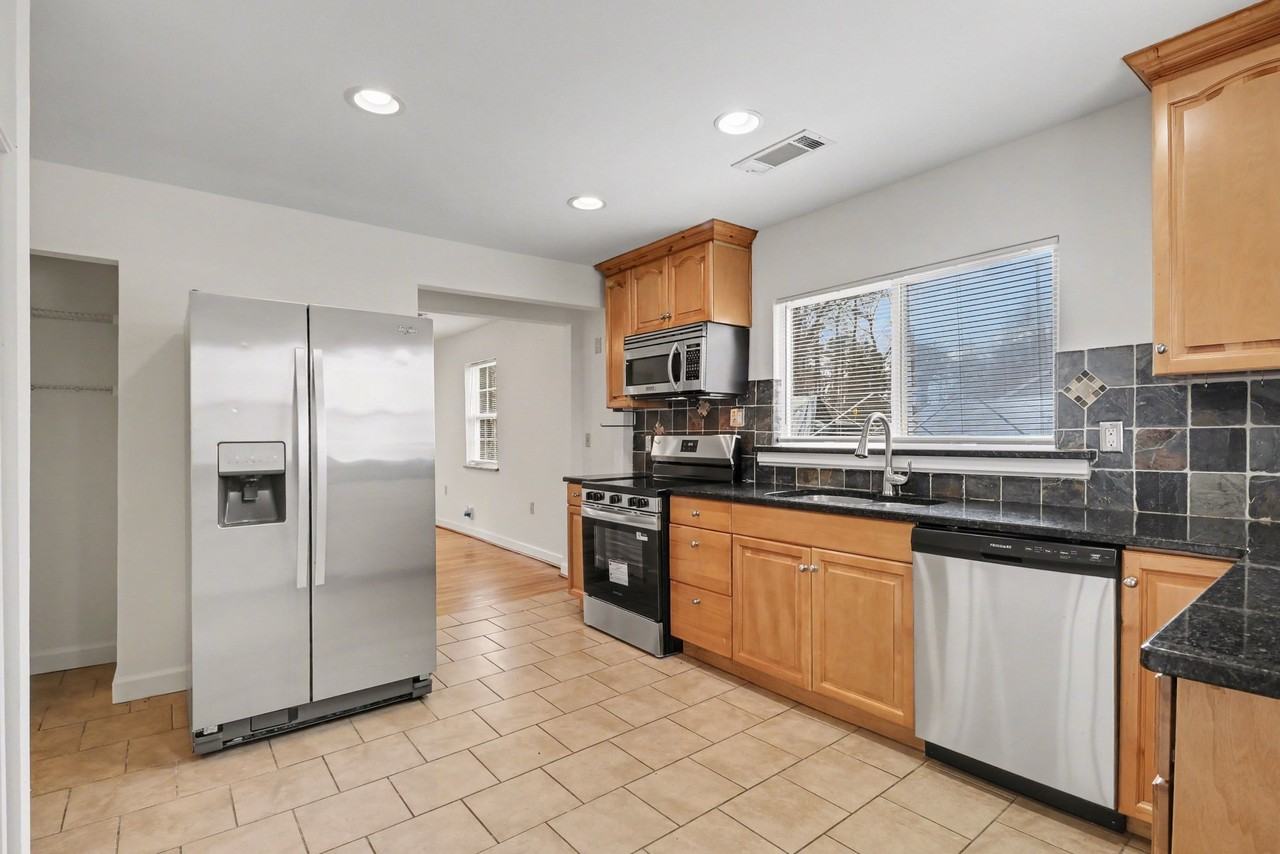 3036 Peeler Rd #1 - Photo 4 of 14