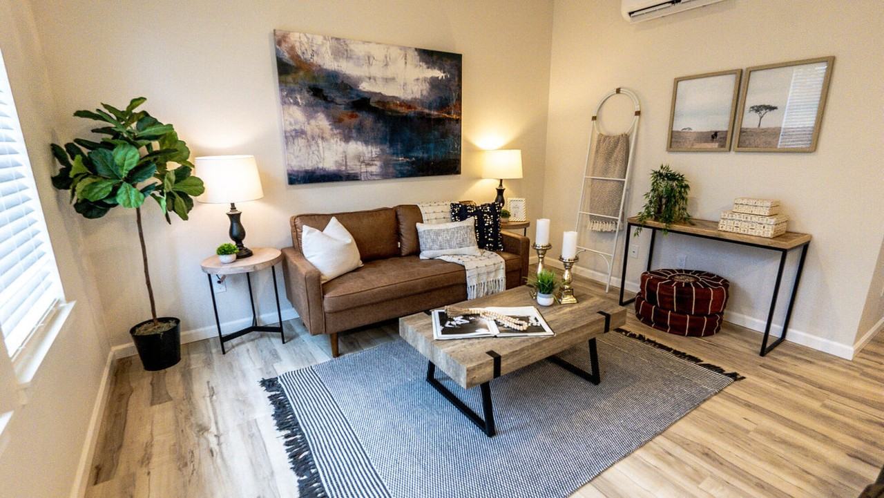 4319 S Alder - Photo 3 of 15