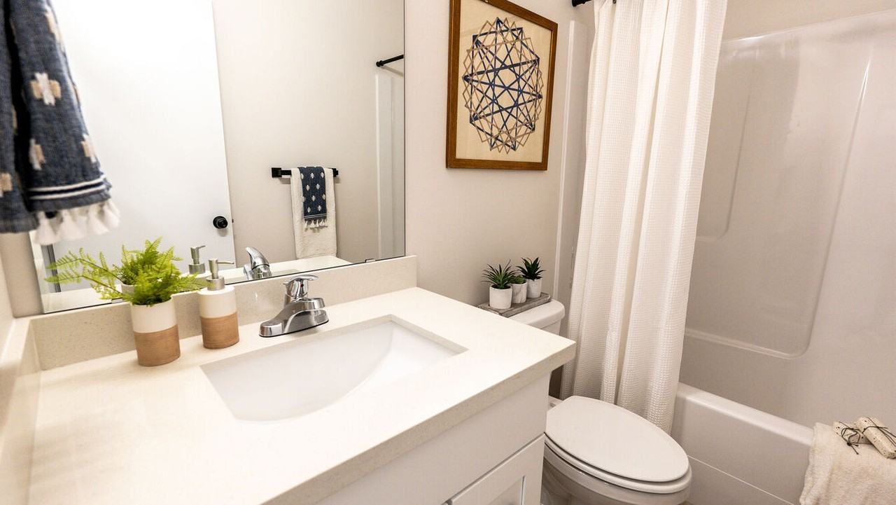 4319 S Alder - Photo 4 of 15