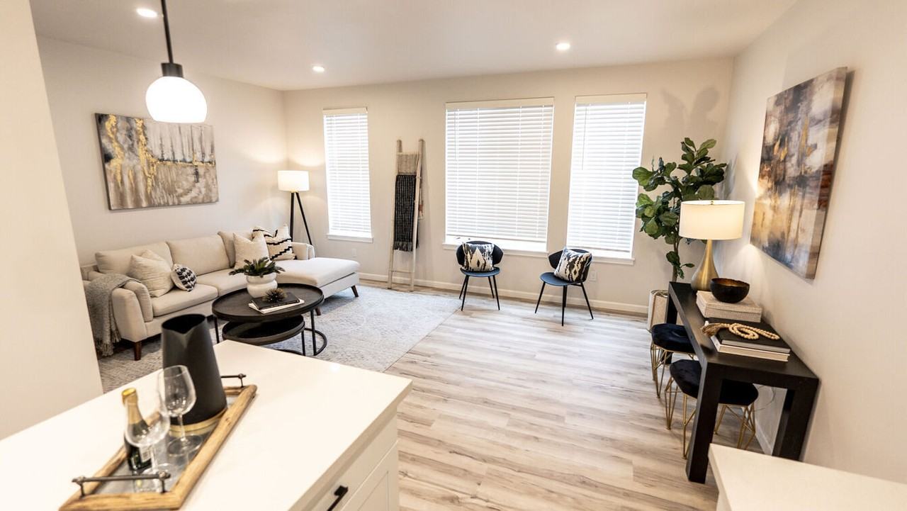 4319 S Alder - Photo 6 of 15