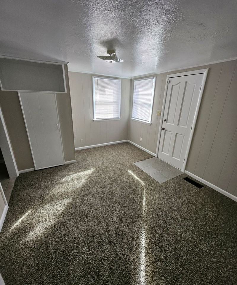 518 N Osage St - Photo 2 of 7