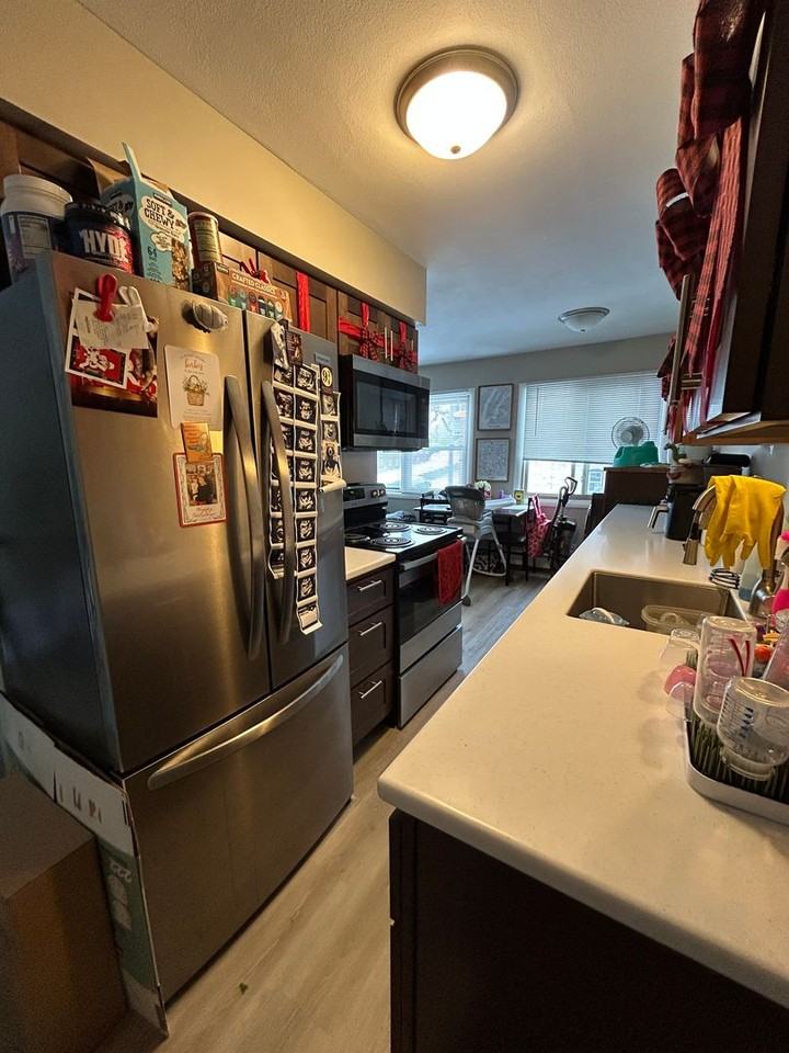 1807 E 3rd St #18 - Photo 5 of 13