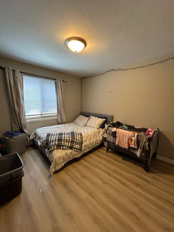 1807 E 3rd St #18 - Photo 6 of 13