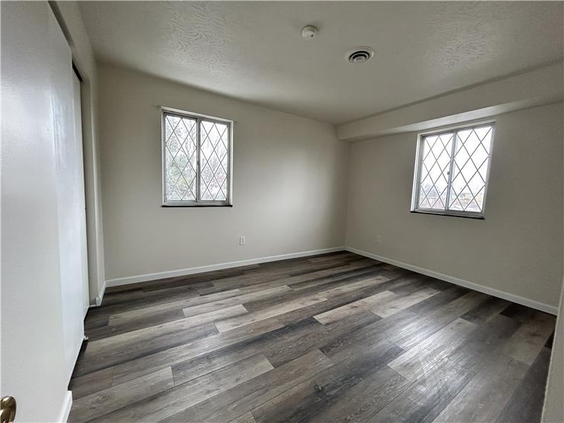 3433 Pennsylvania Ave #8 - Photo 6 of 8