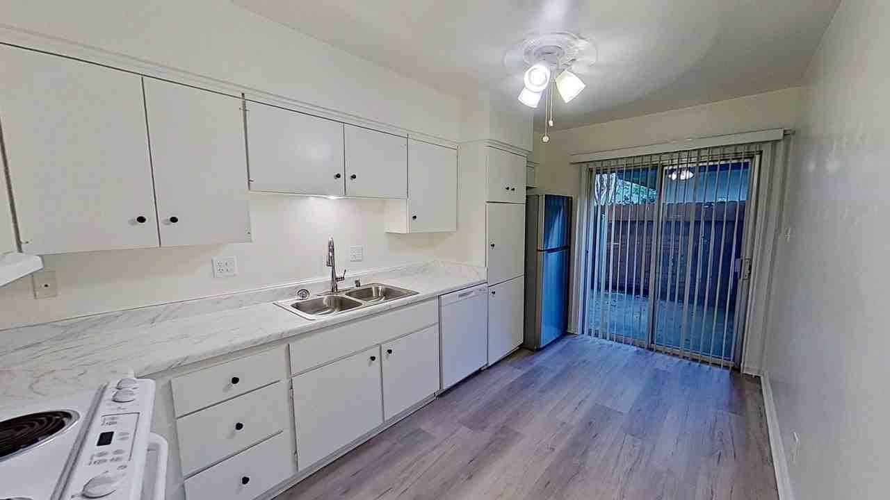 Hana Kiki Apartments - Photo 2 of 9