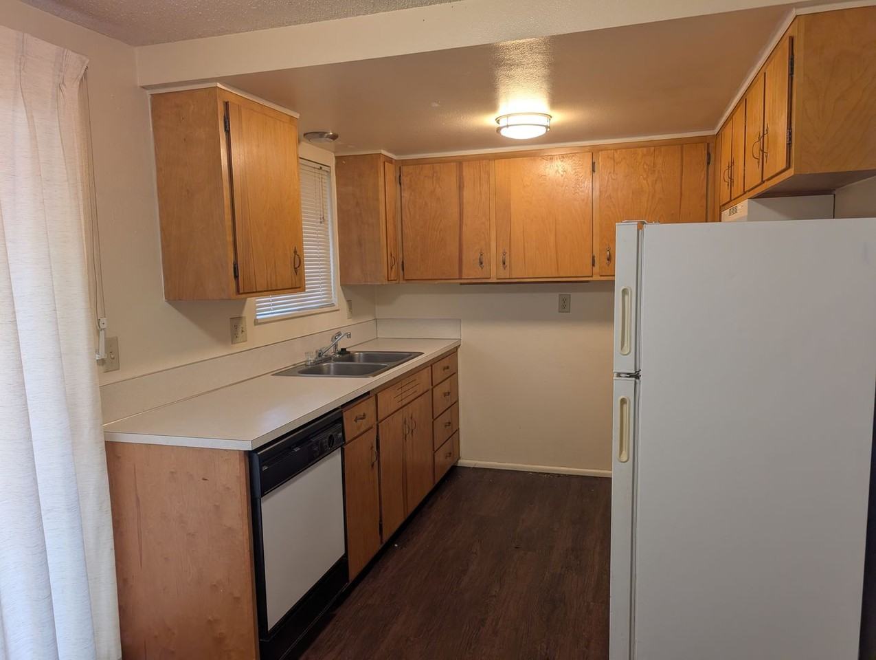 Maple - Photo 4 of 10