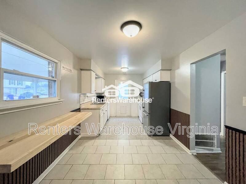 1121 Elliott St - Photo 6 of 22